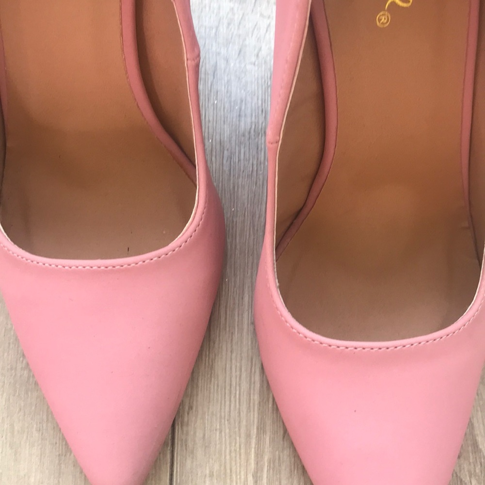 Pink heels - Picture 4 of 7